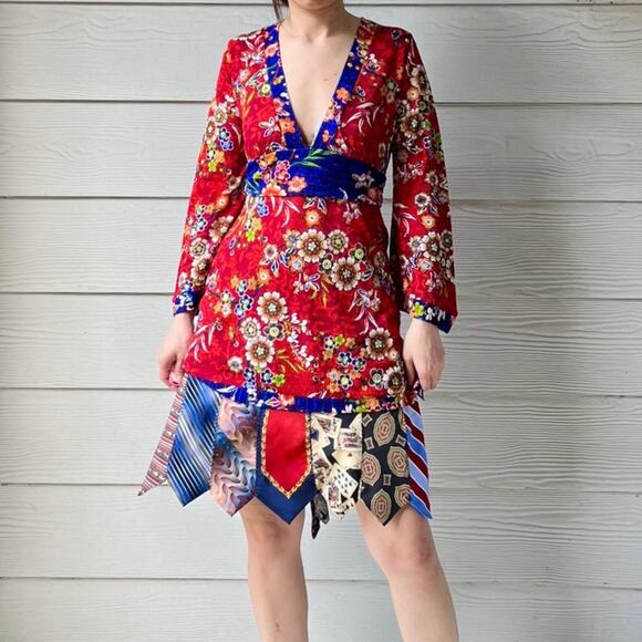 Becca By Rebecca Tie At Back Deep V Floral Top.-CA4 - Picture 1 of 9